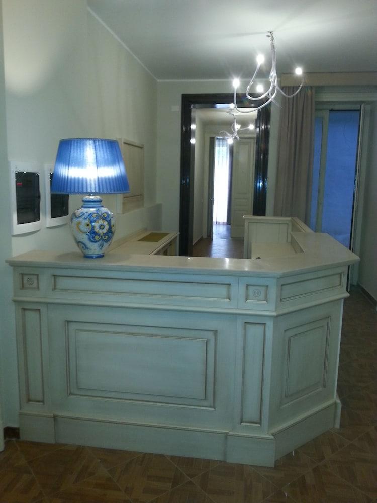 Готель Umberto House Катанія Екстер'єр фото